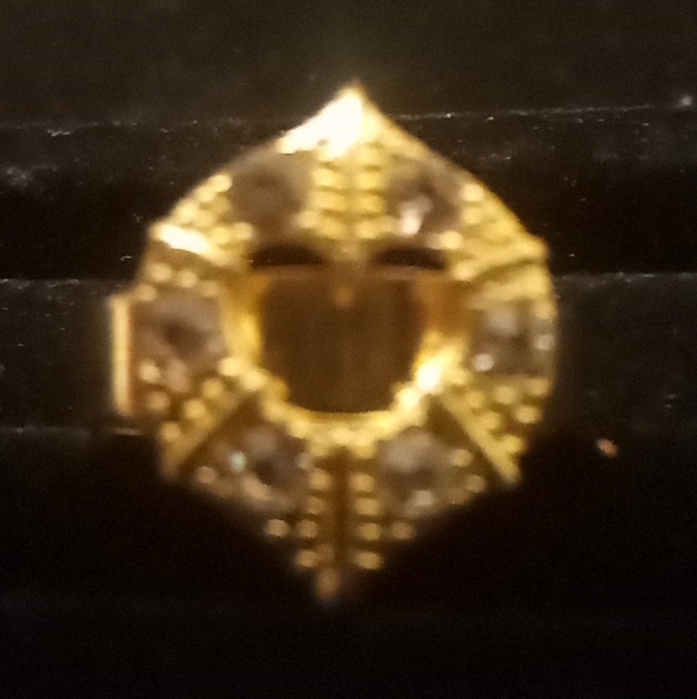 Elegant Gold and Diamond Ring